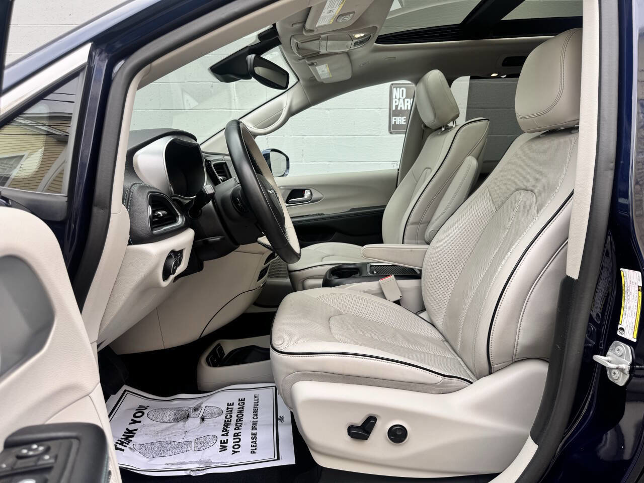 Used 2018 Chrysler Pacifica Limited w/ Advanced Safetytec Group image 11