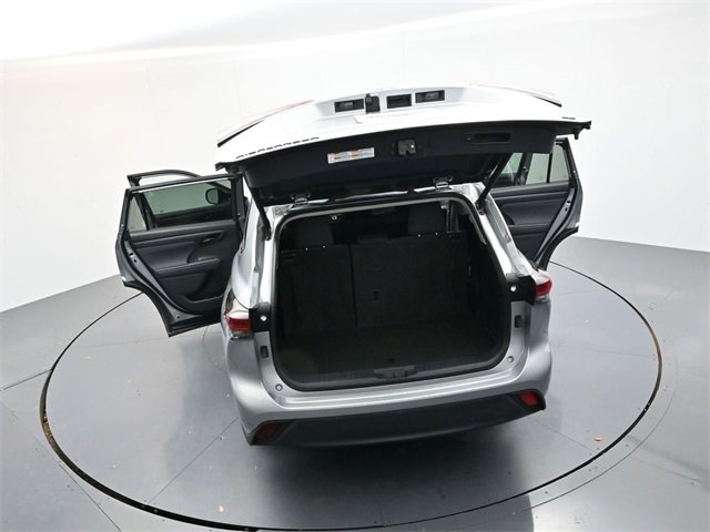 Used 2024 Toyota Highlander LE image 36