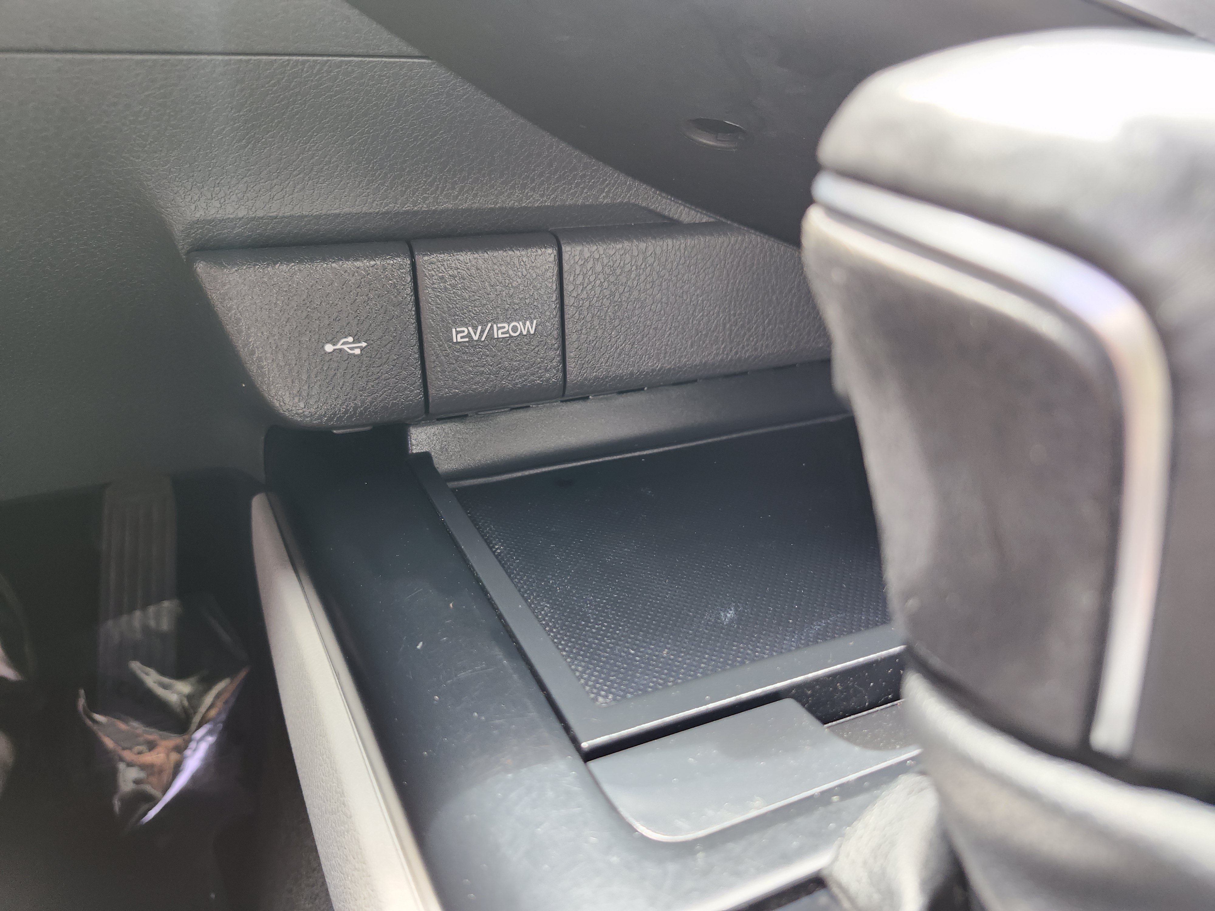 Used 2020 Toyota Camry SE FWD image 33