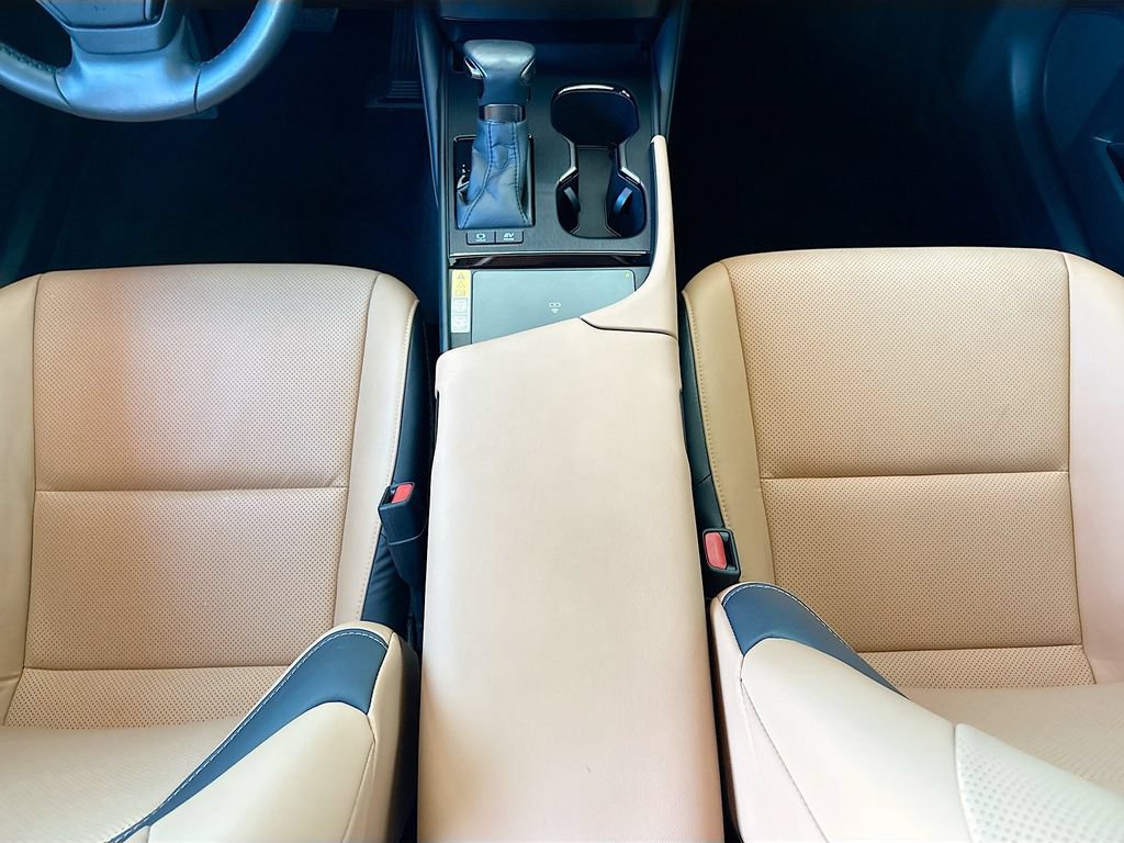 Used 2024 Lexus ES 300h w/ Premium Package FWD image 16