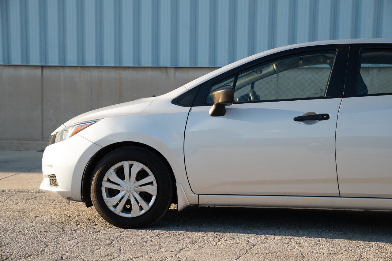 Used 2020 Nissan Versa S FWD image 7