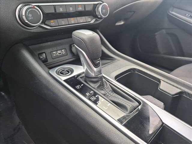 Used 2025 Nissan Sentra SV FWD image 12