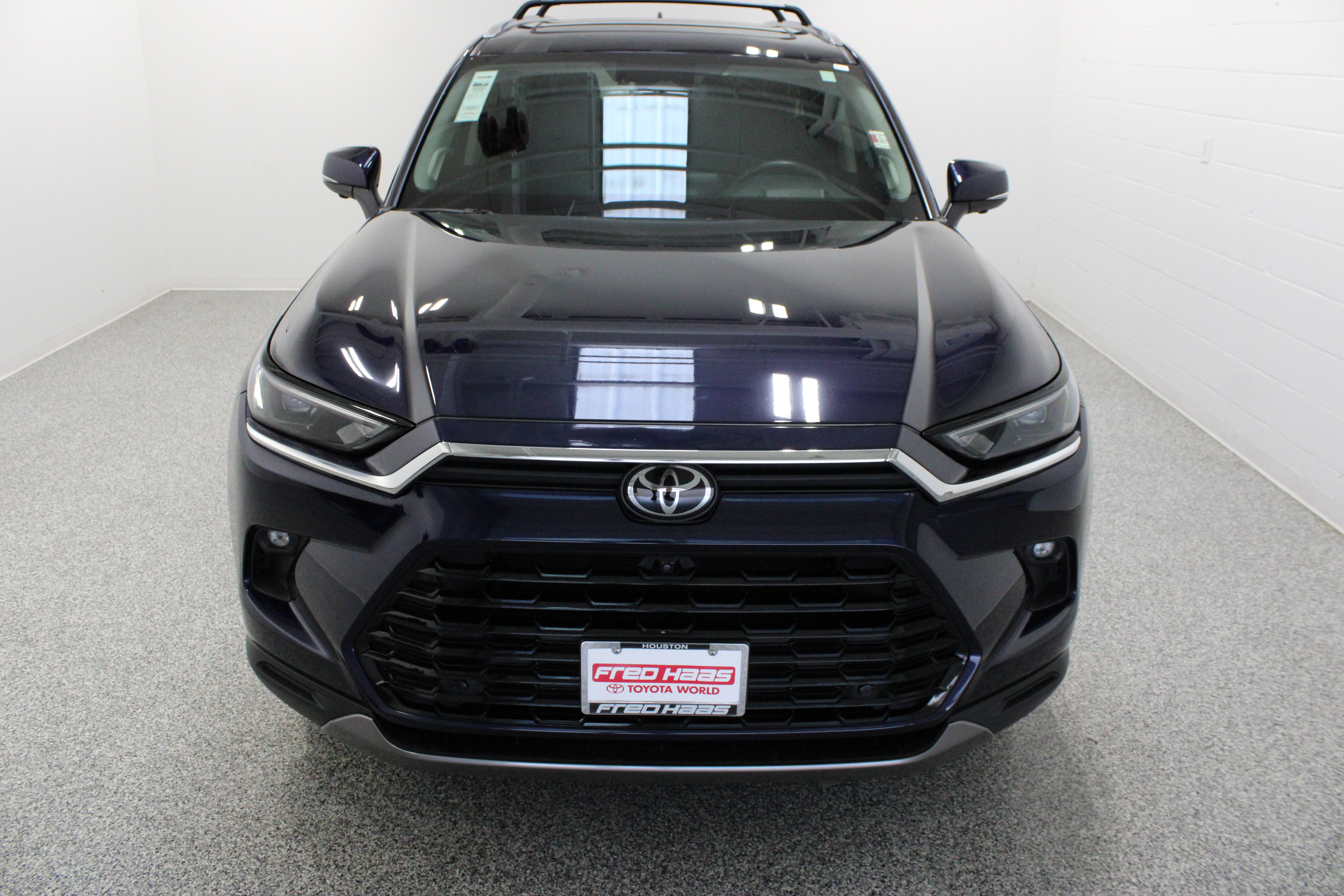 Used 2026 Toyota Grand Highlander AWD image 3