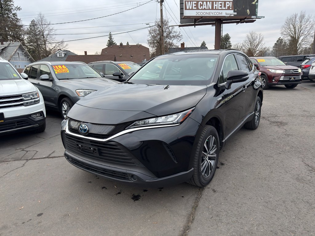 Used 2021 Toyota Venza LE image 2