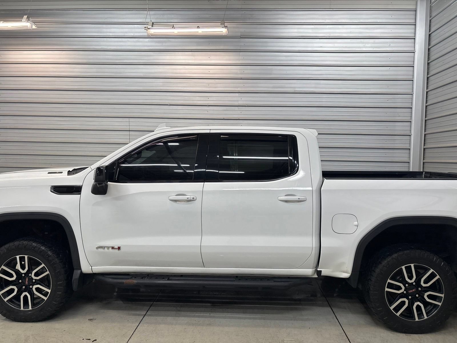 Used 2020 GMC Sierra 1500 AT4 w/ AT4 Premium Package AWD/4WD image 7