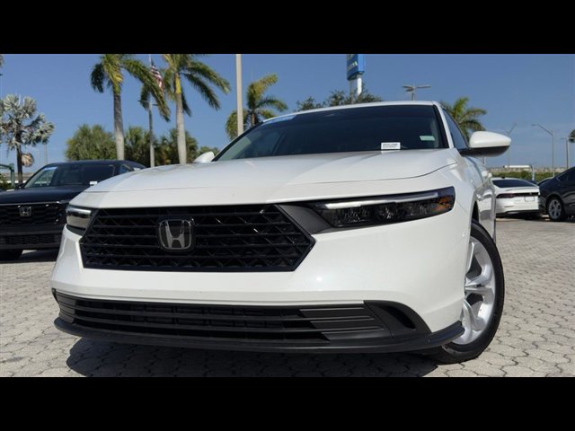 Certified 2025 Honda Accord LX image 2