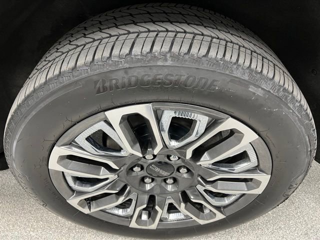 Used 2023 GMC Yukon XL Denali Ultimate image 16