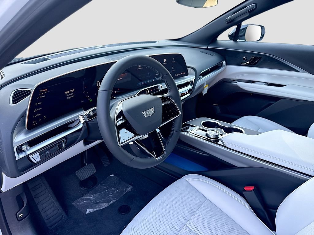 New 2025 Cadillac Lyriq Sport image 9