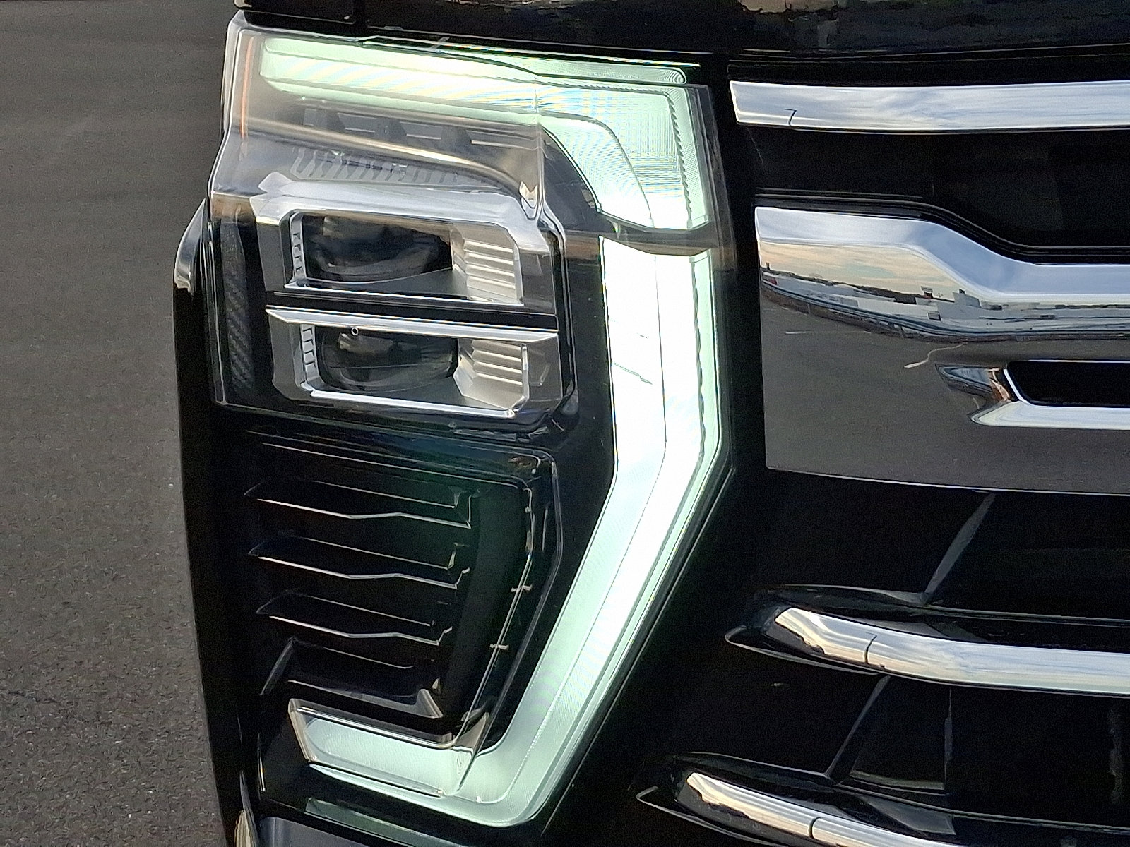 Certified 2024 Chevrolet Silverado 2500 LTZ w/ LTZ Convenience Package image 9