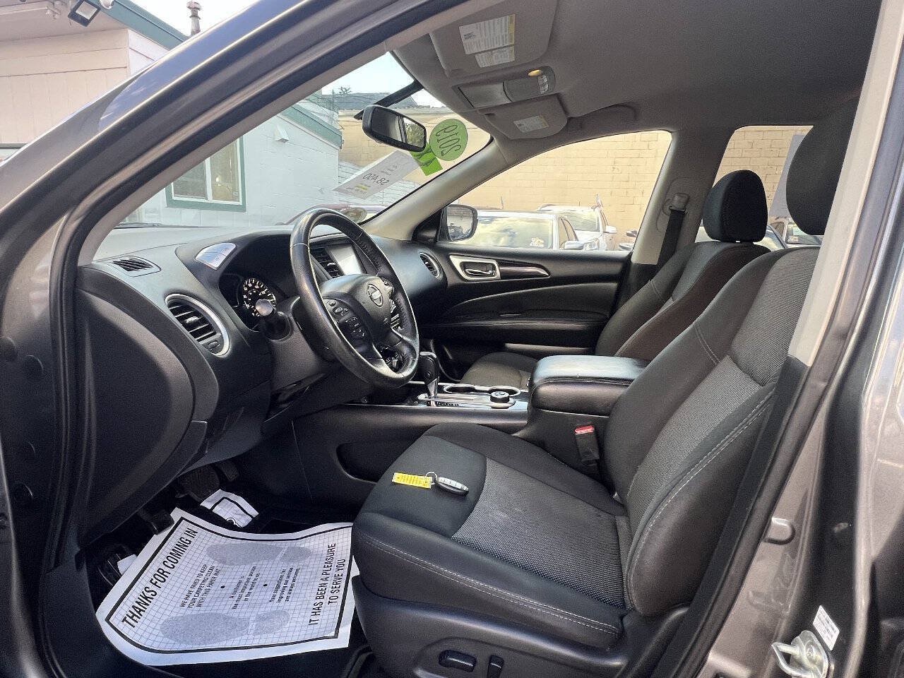 Used 2019 Nissan Pathfinder SV AWD/4WD image 15