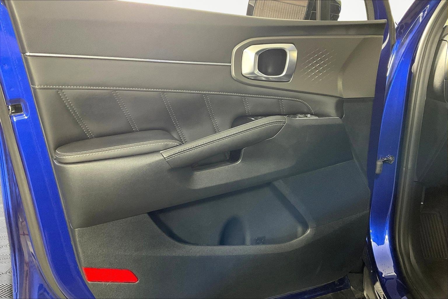 Certified 2023 Kia Sorento SX image 20