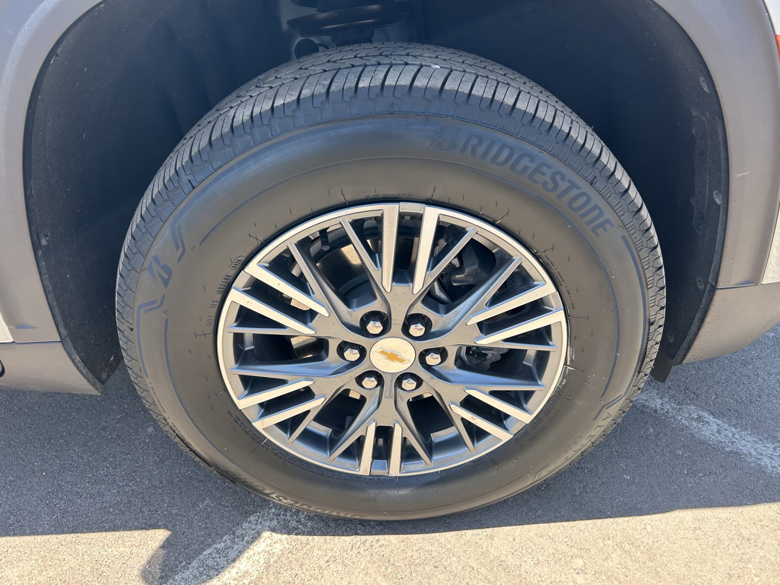 Certified 2025 Chevrolet Traverse LT FWD image 9