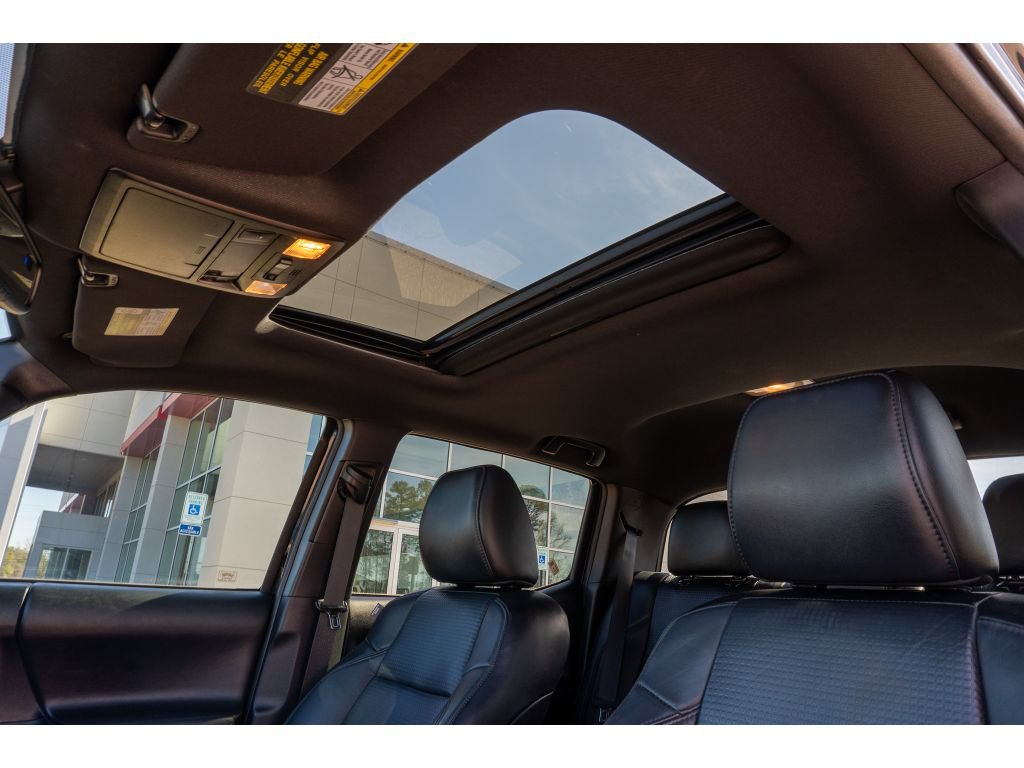 Used 2018 Toyota Tacoma Limited RWD image 20