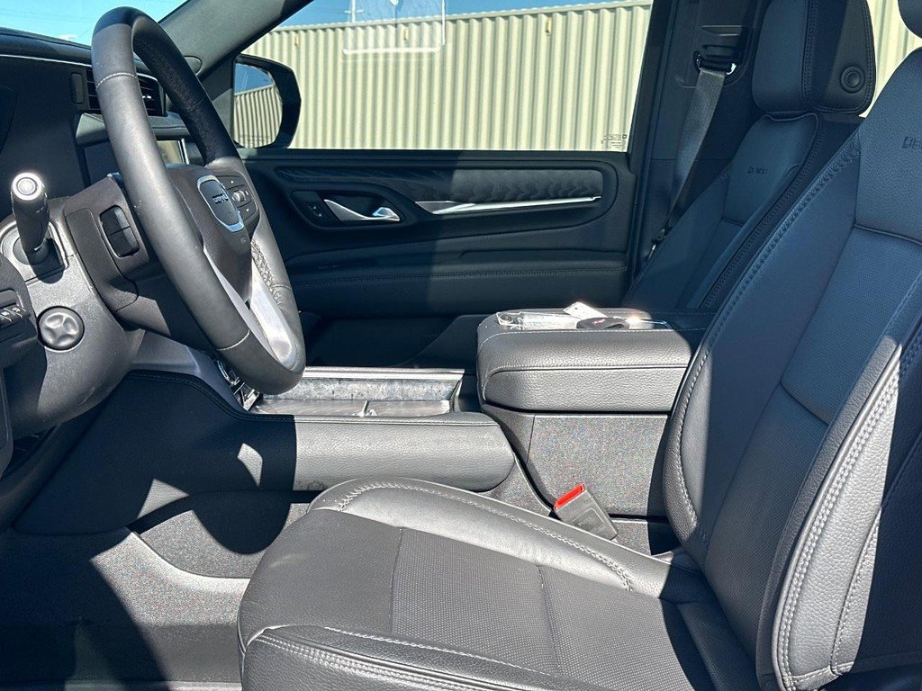 Used 2024 GMC Yukon Denali image 21