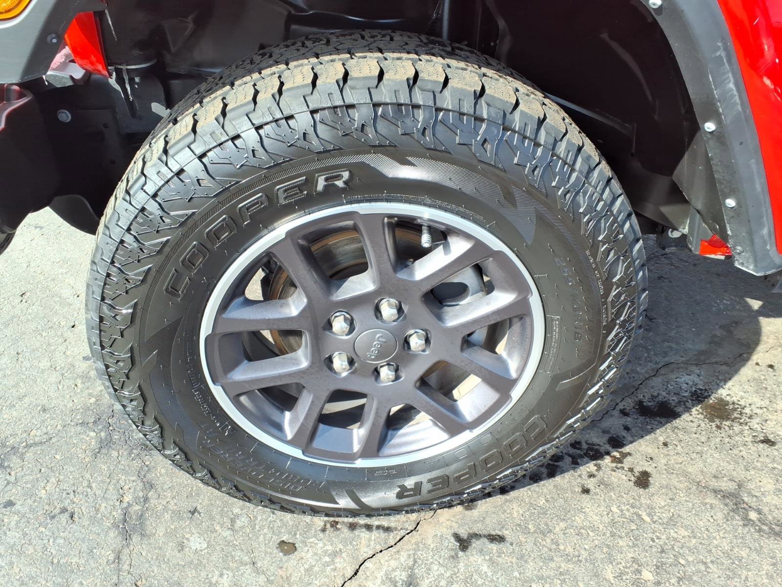 Used 2023 Jeep Gladiator Overland image 21