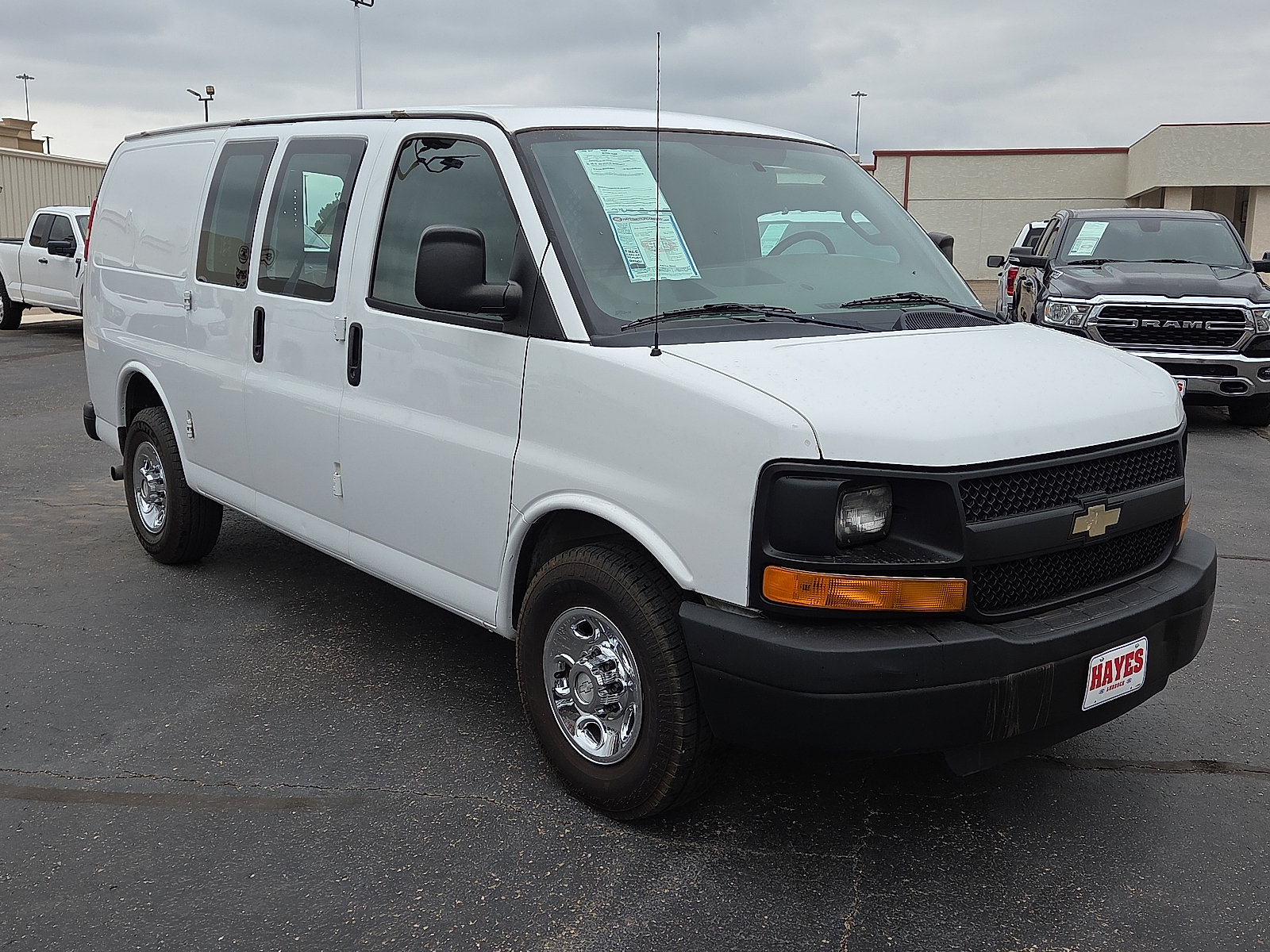 Used 2016 Chevrolet Express 2500 RWD image 5