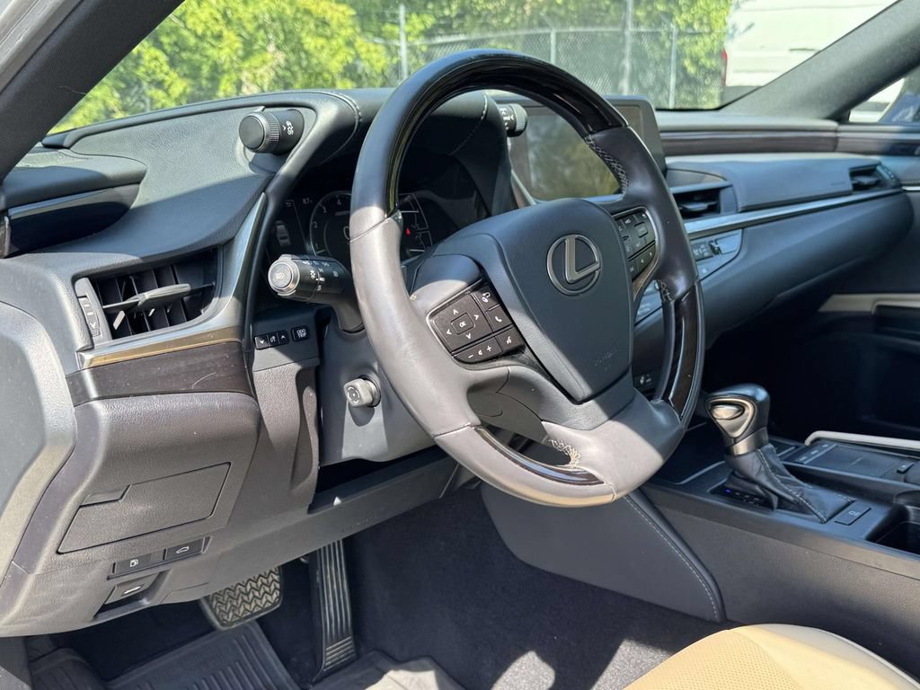 Used 2020 Lexus ES 350 w/ Premium Package FWD image 2