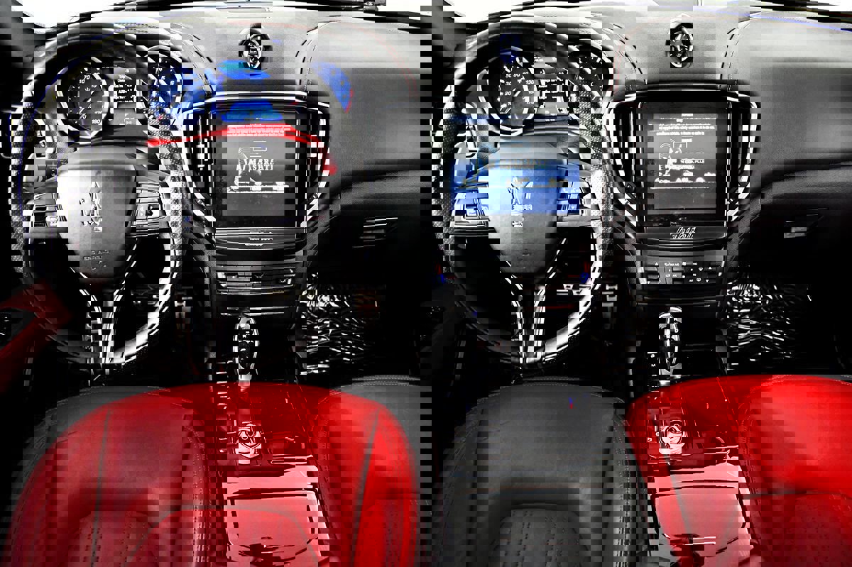 Used 2017 Maserati Ghibli S image 22