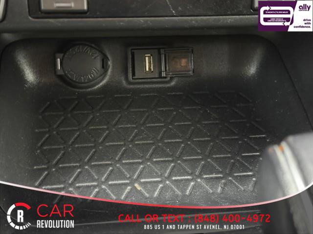 Used 2022 Toyota RAV4 SE w/ Convenience Package image 27