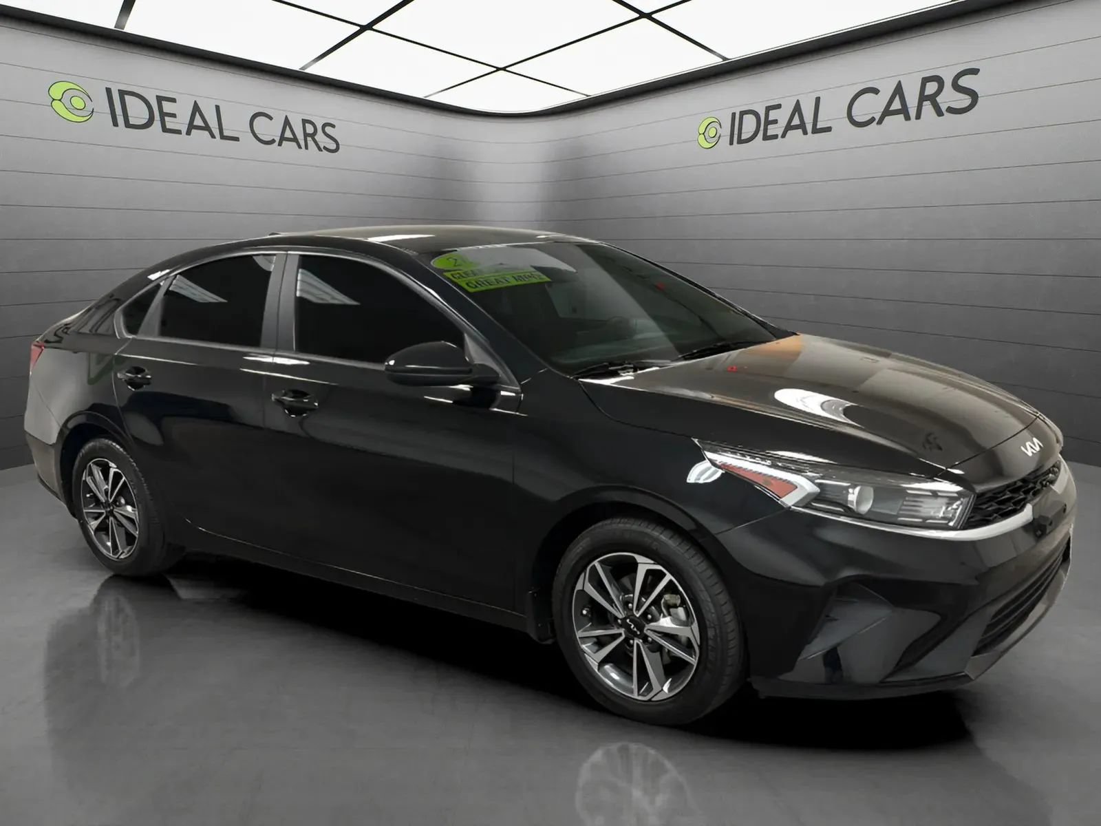 Used 2023 Kia Forte LXS FWD image 3