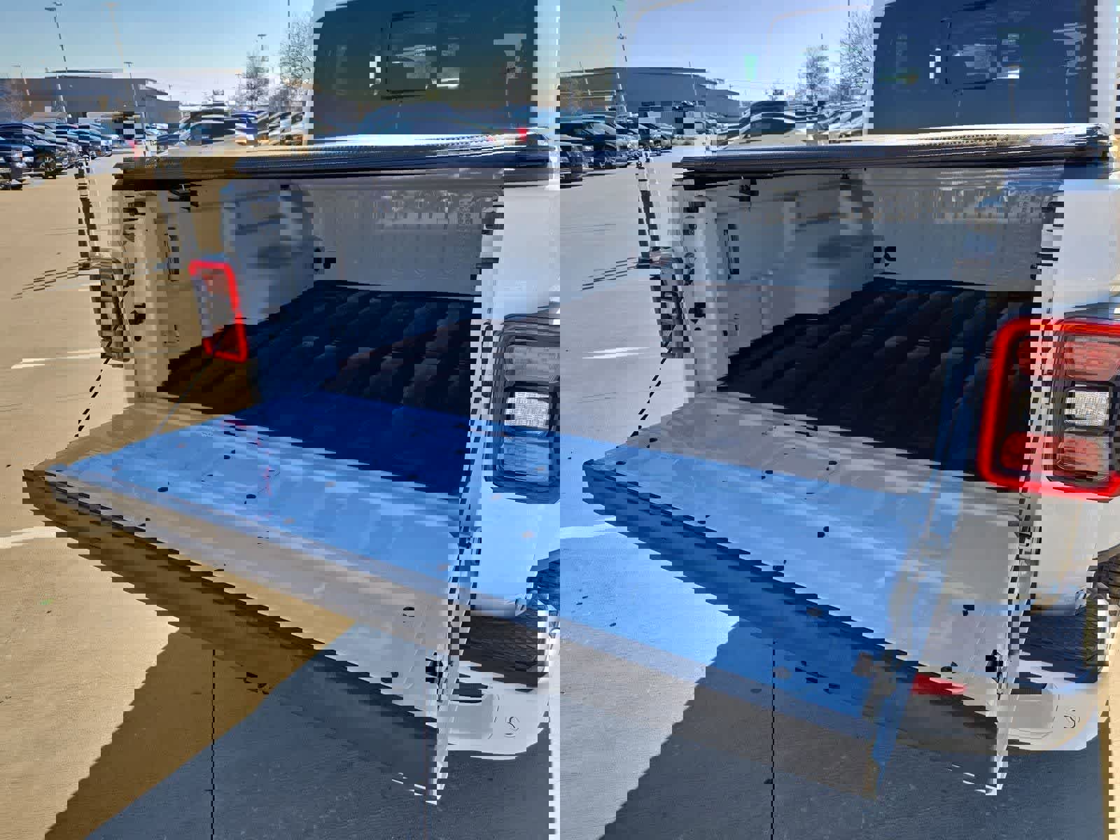 Used 2023 Jeep Gladiator Overland image 30