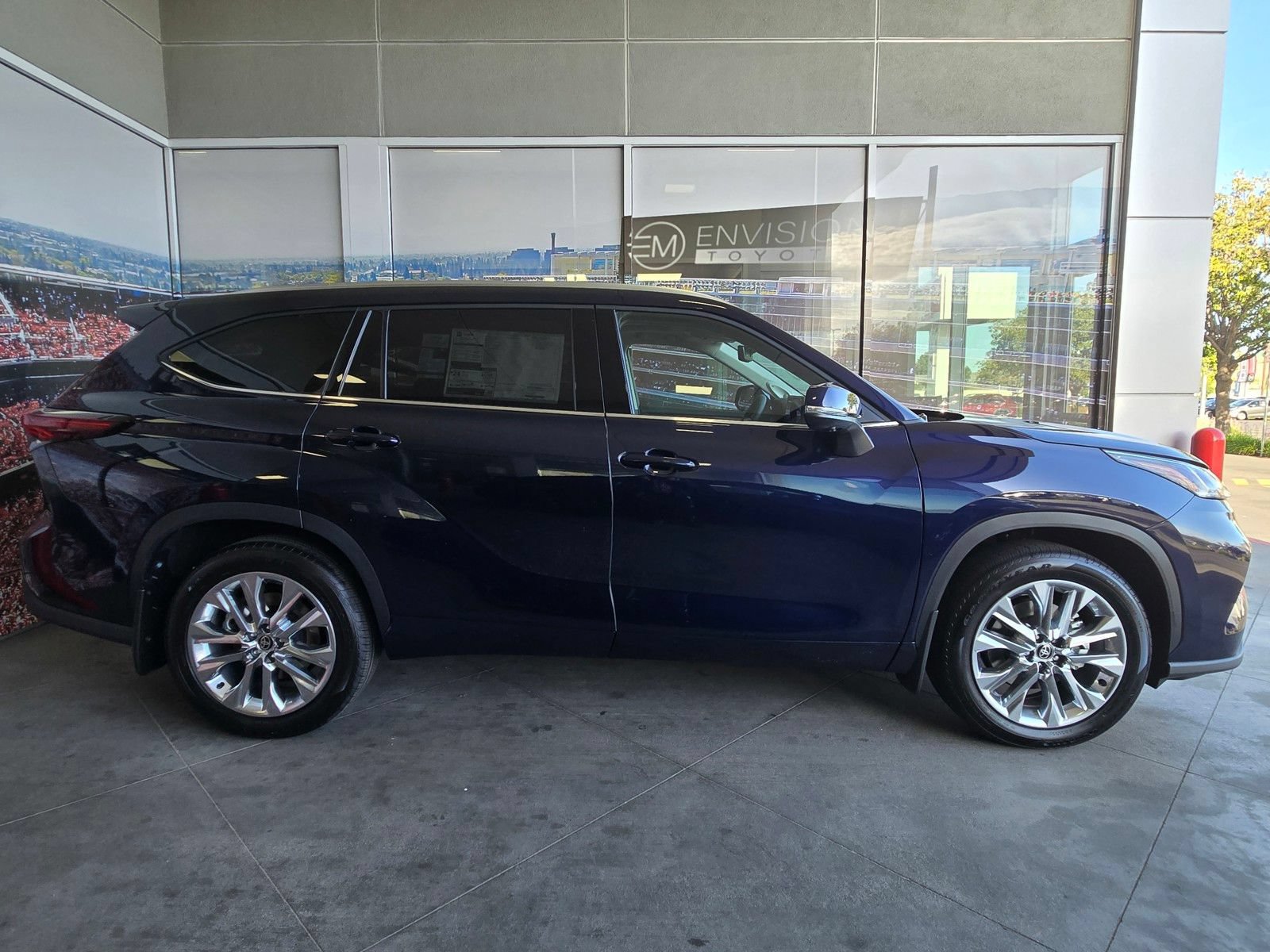Certified 2026 Toyota Highlander Limited AWD/4WD image 4