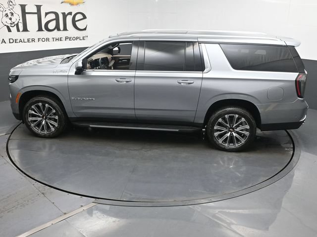 New 2026 Chevrolet Suburban High Country w/ Sun And Tow Package AWD/4WD image 22