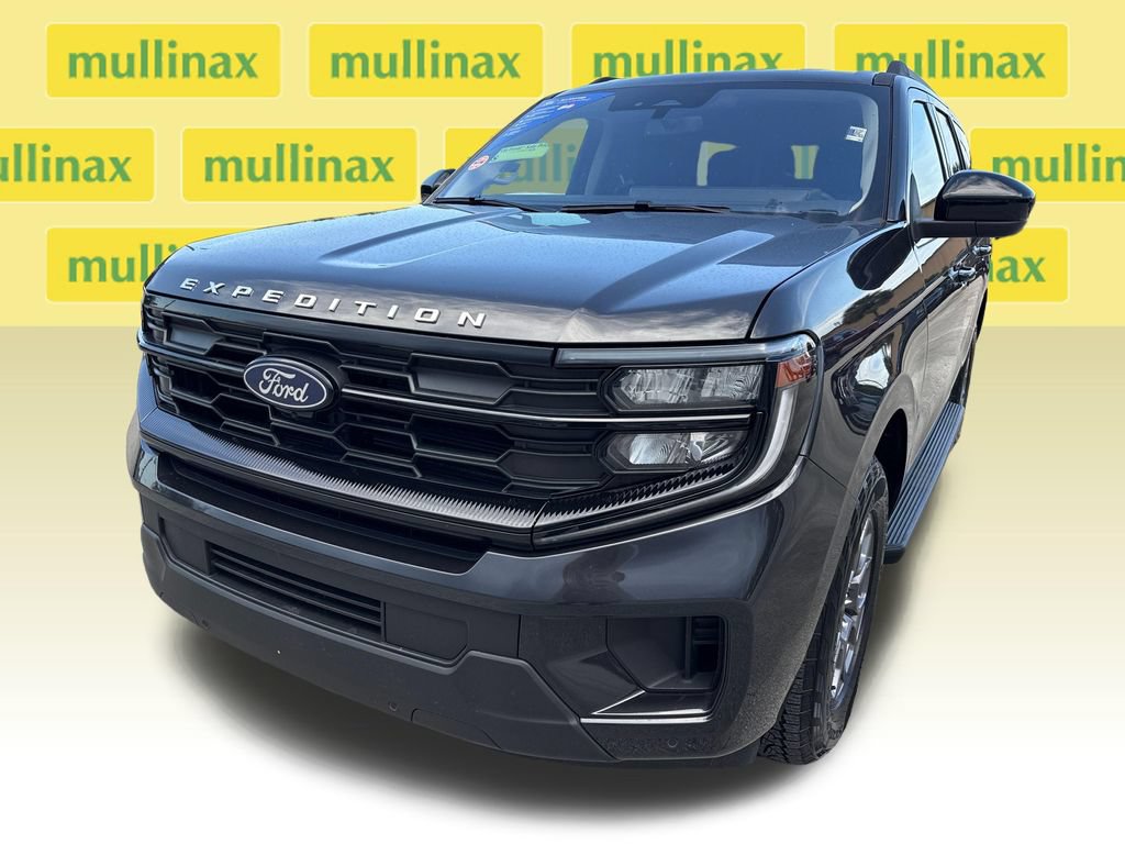 Used 2025 Ford Expedition Active RWD image 10