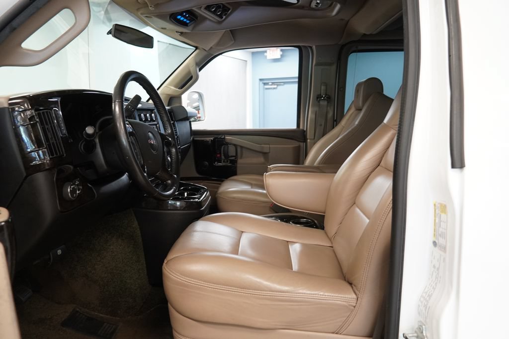 Used 2016 GMC Savana 2500 RWD image 5