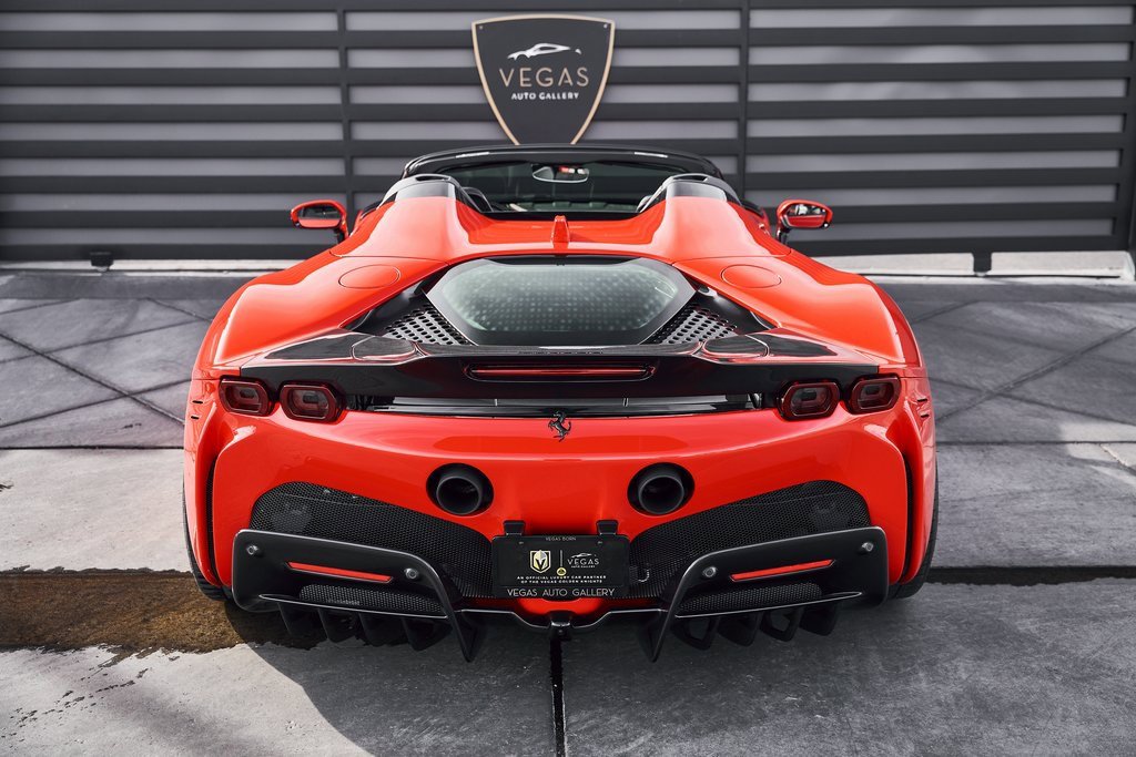 Used 2022 Ferrari SF90 Spider image 31