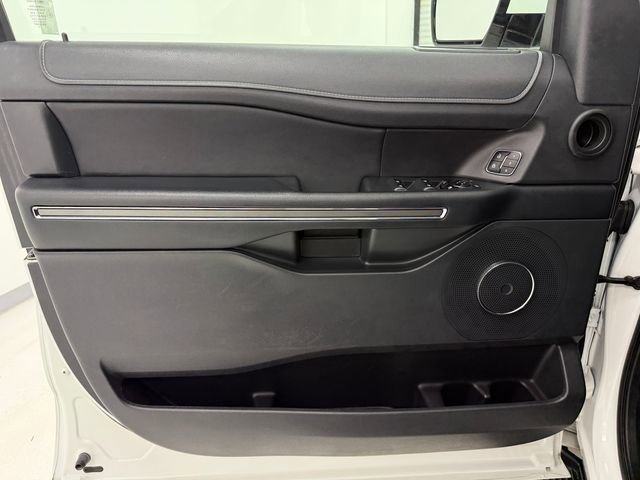 Used 2023 Ford Expedition XLT RWD image 29