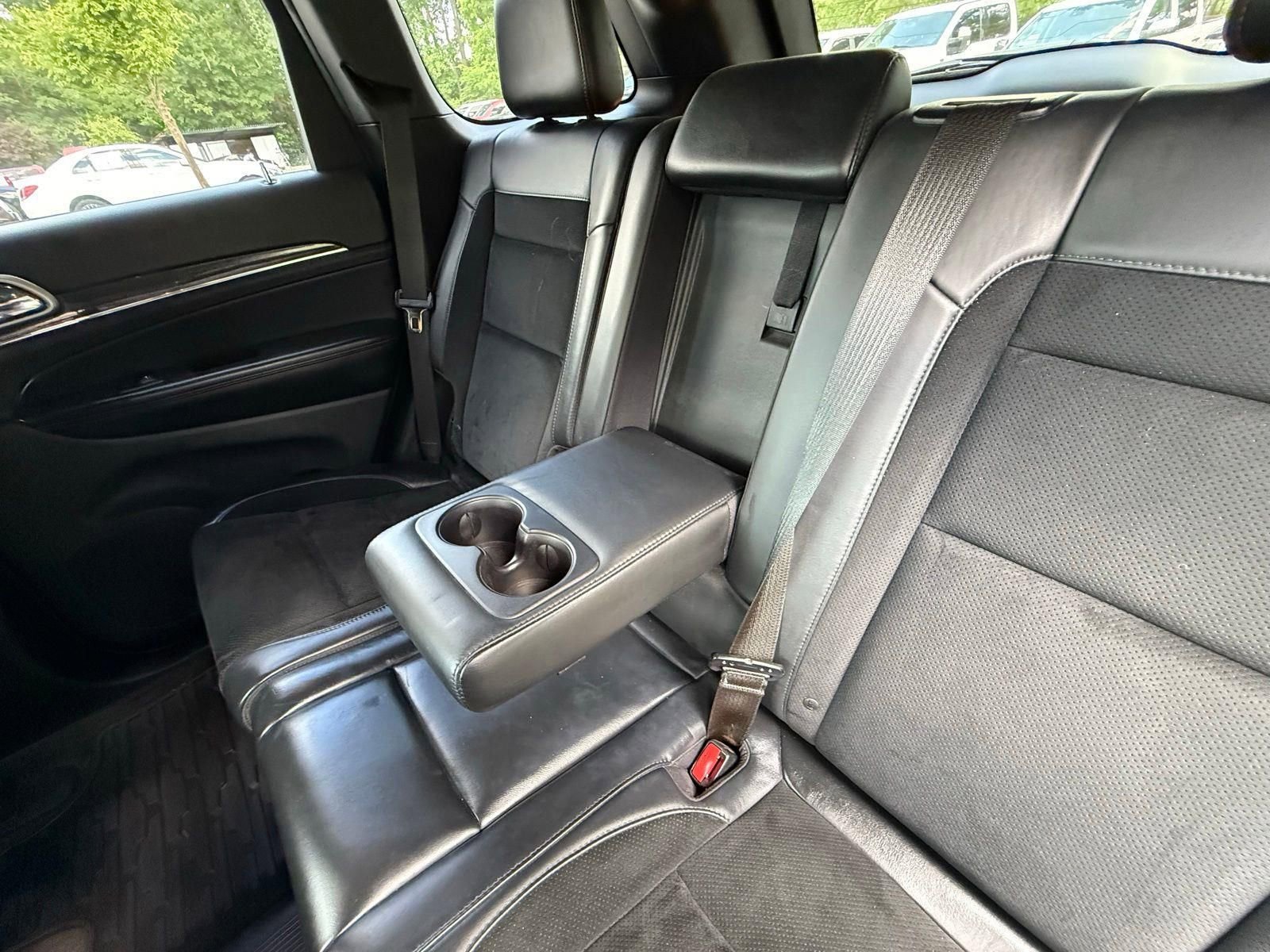Used 2017 Jeep Grand Cherokee Trailhawk AWD/4WD image 33