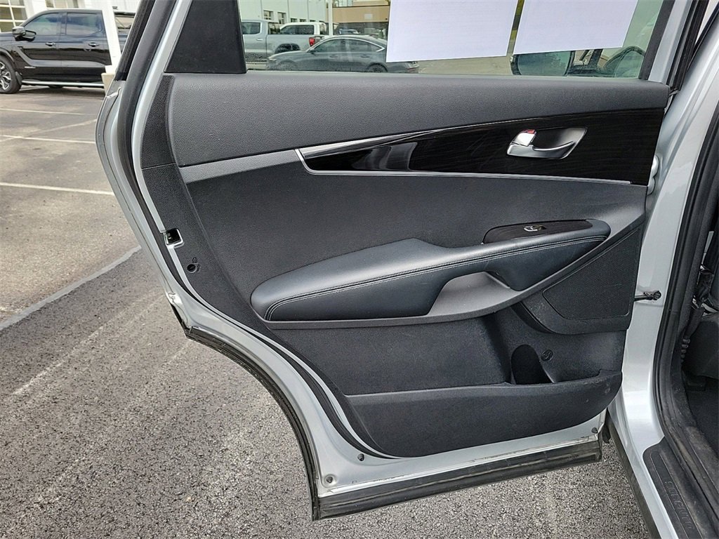 Used 2019 Kia Sorento L image 13