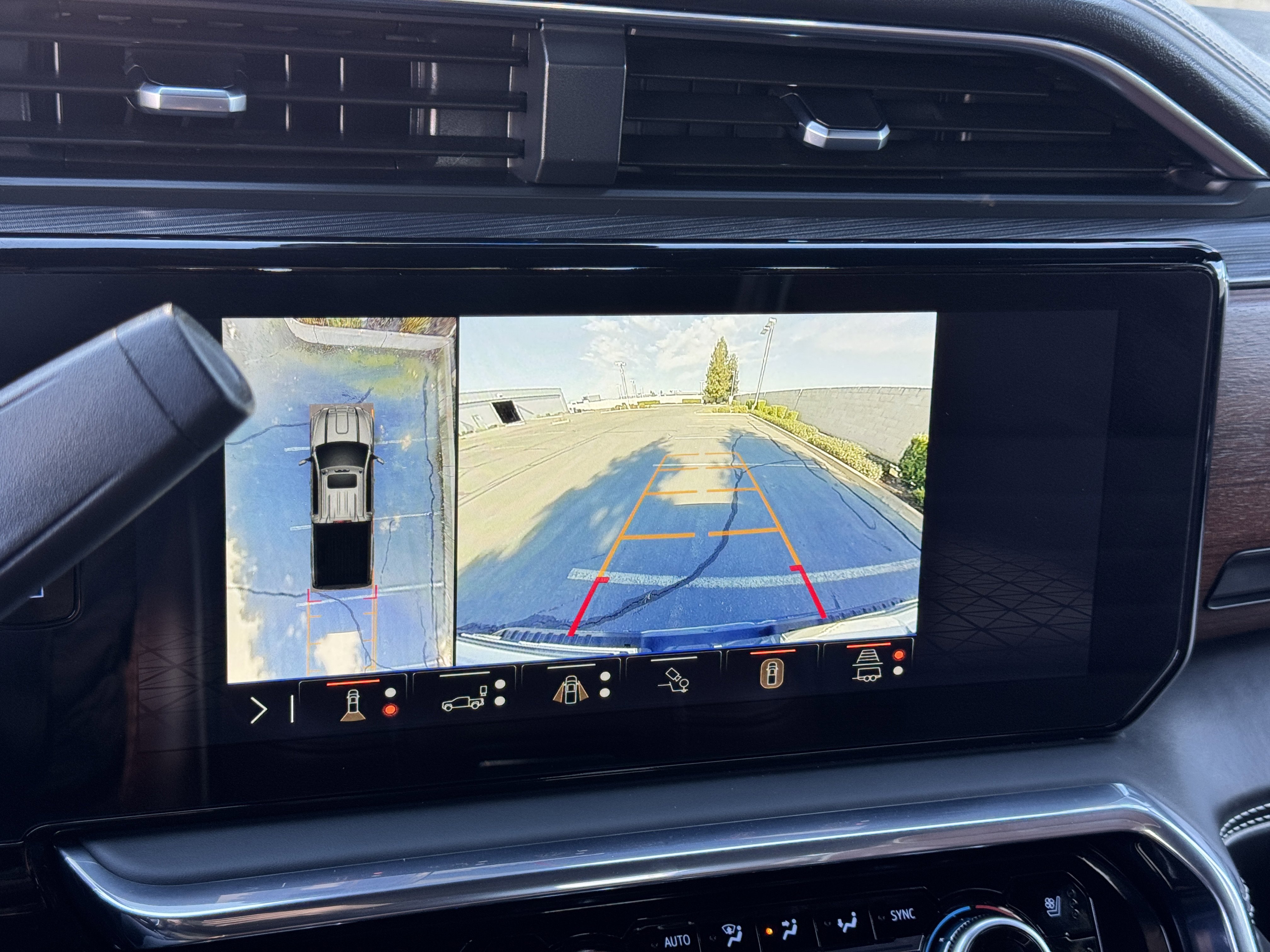 Used 2025 GMC Sierra 2500 Denali Ultimate w/ Max Trailering Package image 27