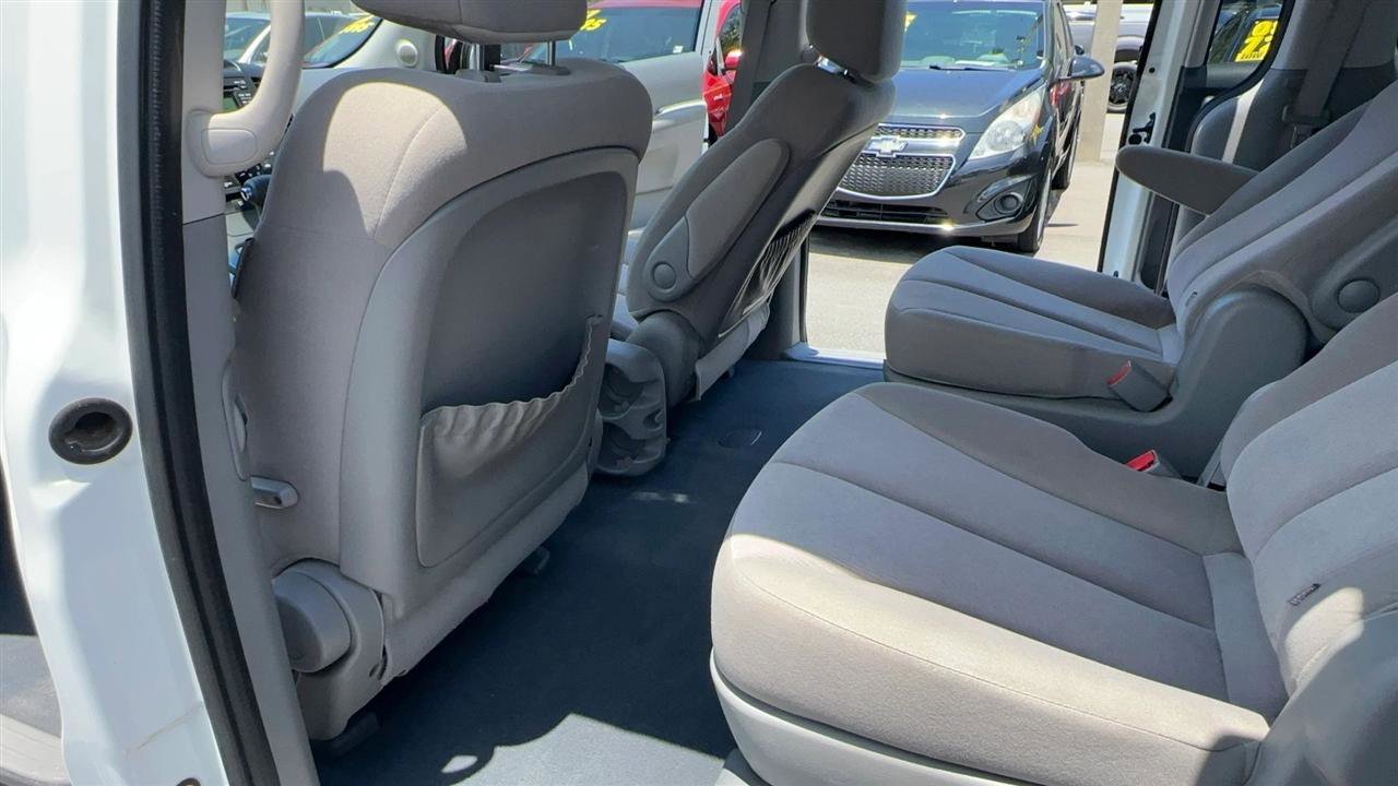 Used 2009 Kia Sedona LX FWD image 22