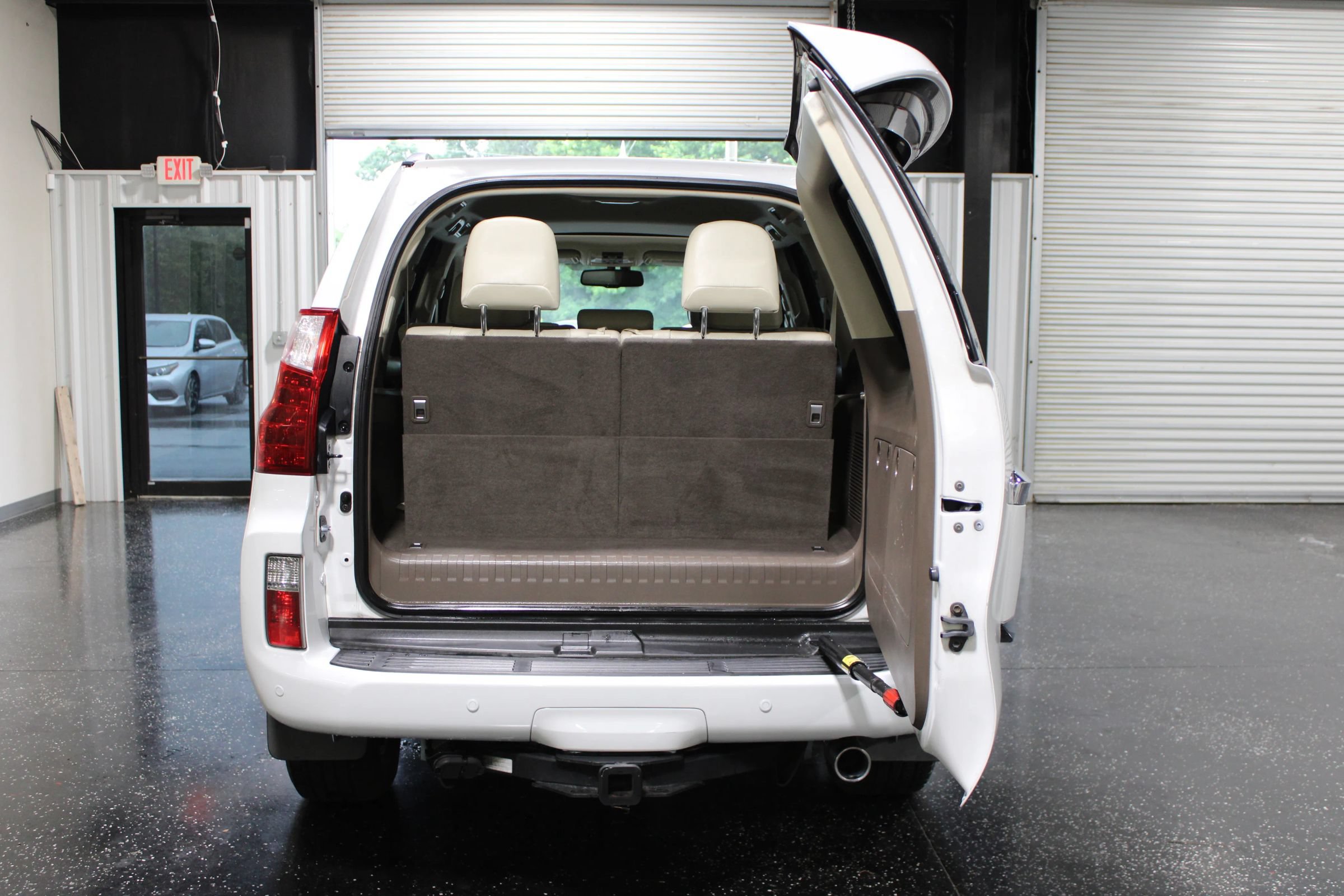 Used 2011 Lexus GX 460 w/ Comfort Plus Pkg AWD/4WD image 40