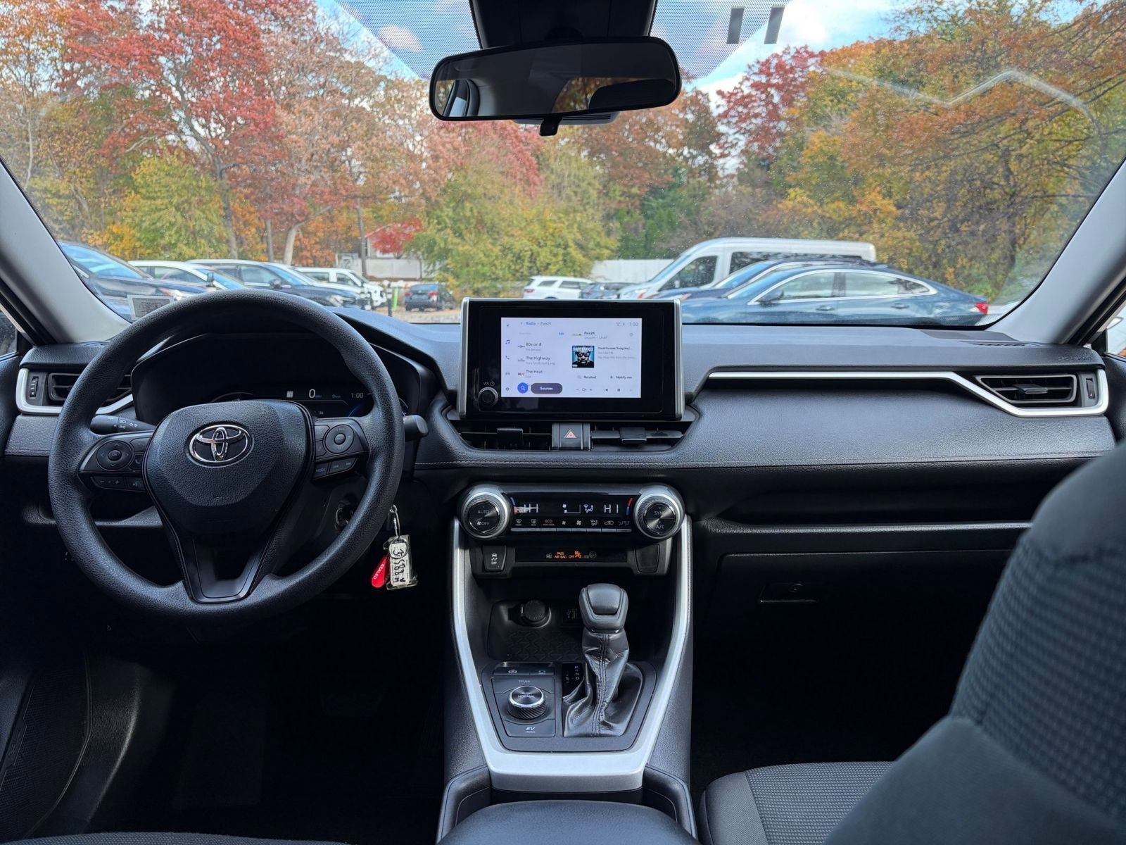 Used 2025 Toyota RAV4 LE image 32