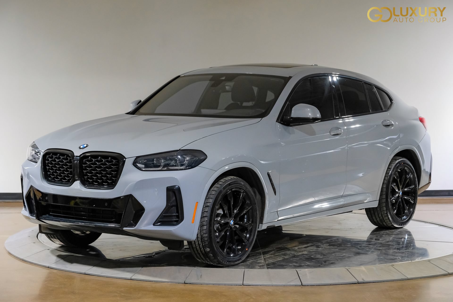 Used 2024 BMW X4 xDrive30i w/ M Sport Package AWD/4WD image 8