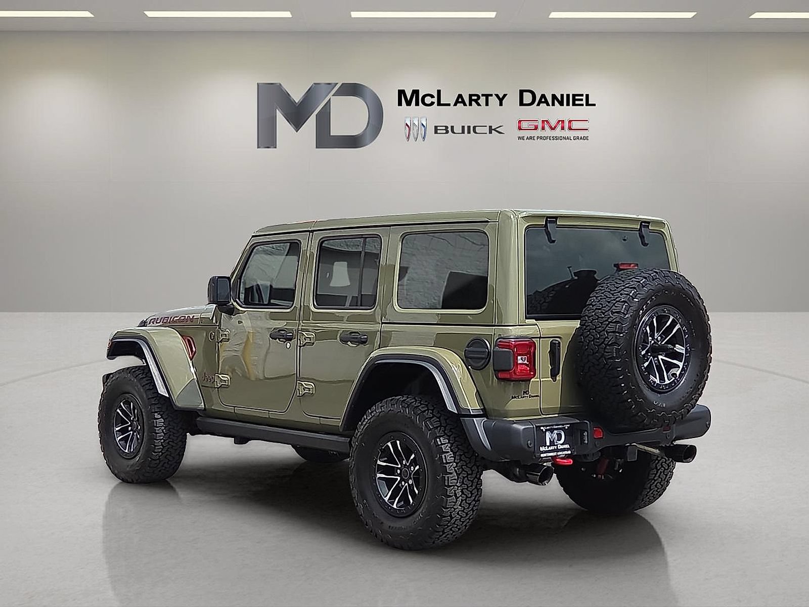 Used 2025 Jeep Wrangler Unlimited Rubicon AWD/4WD image 13