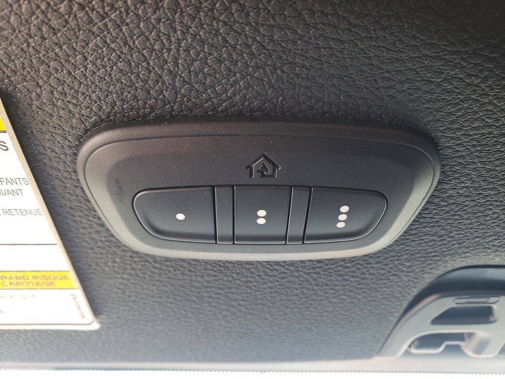 Used 2018 Jeep Wrangler Unlimited Sahara image 37