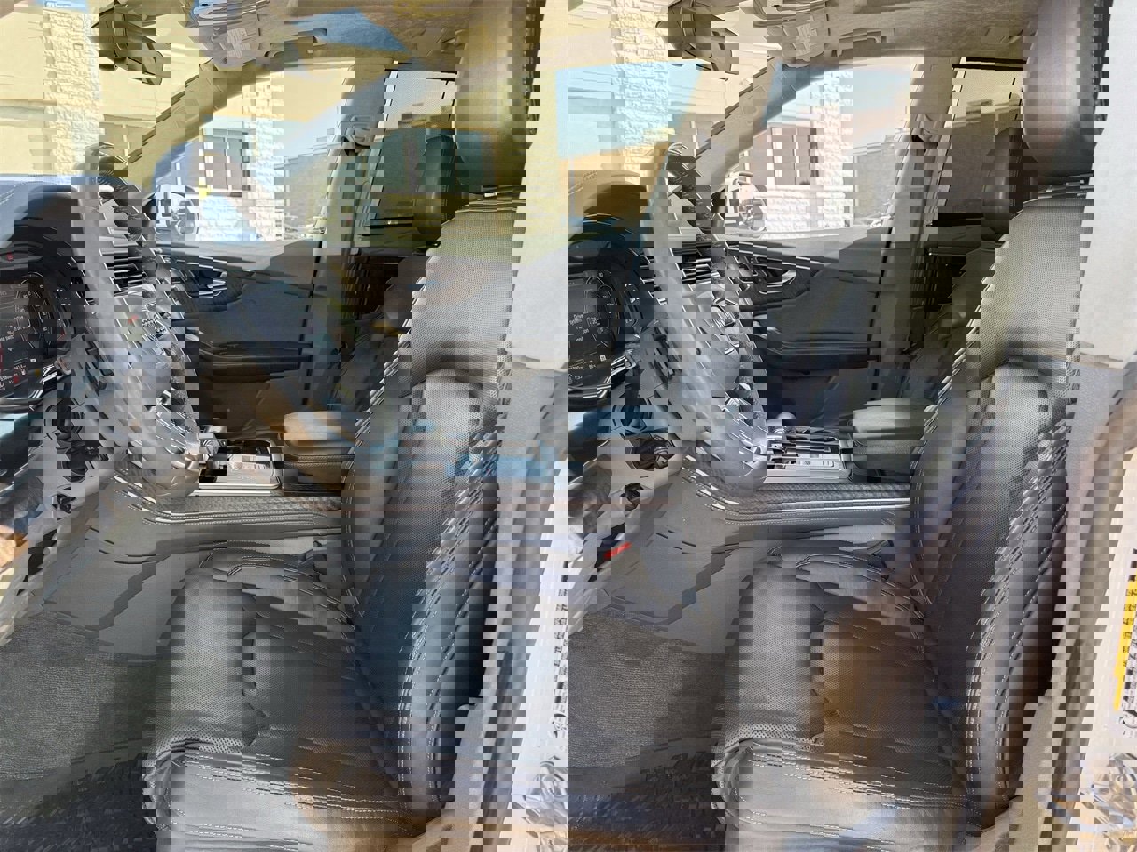 Used 2019 Audi Q8 Prestige image 25