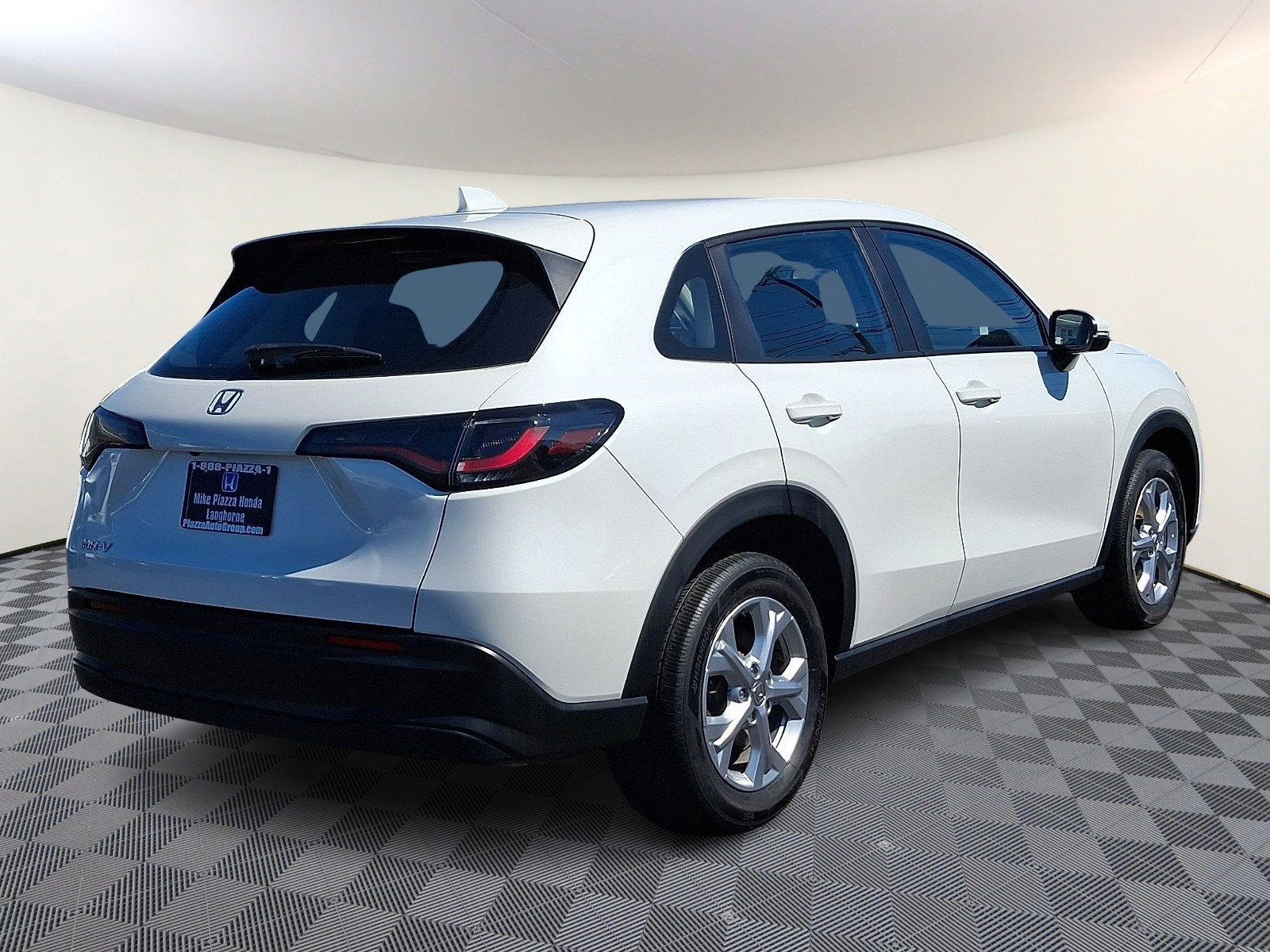 Used 2023 Honda HR-V LX image 7