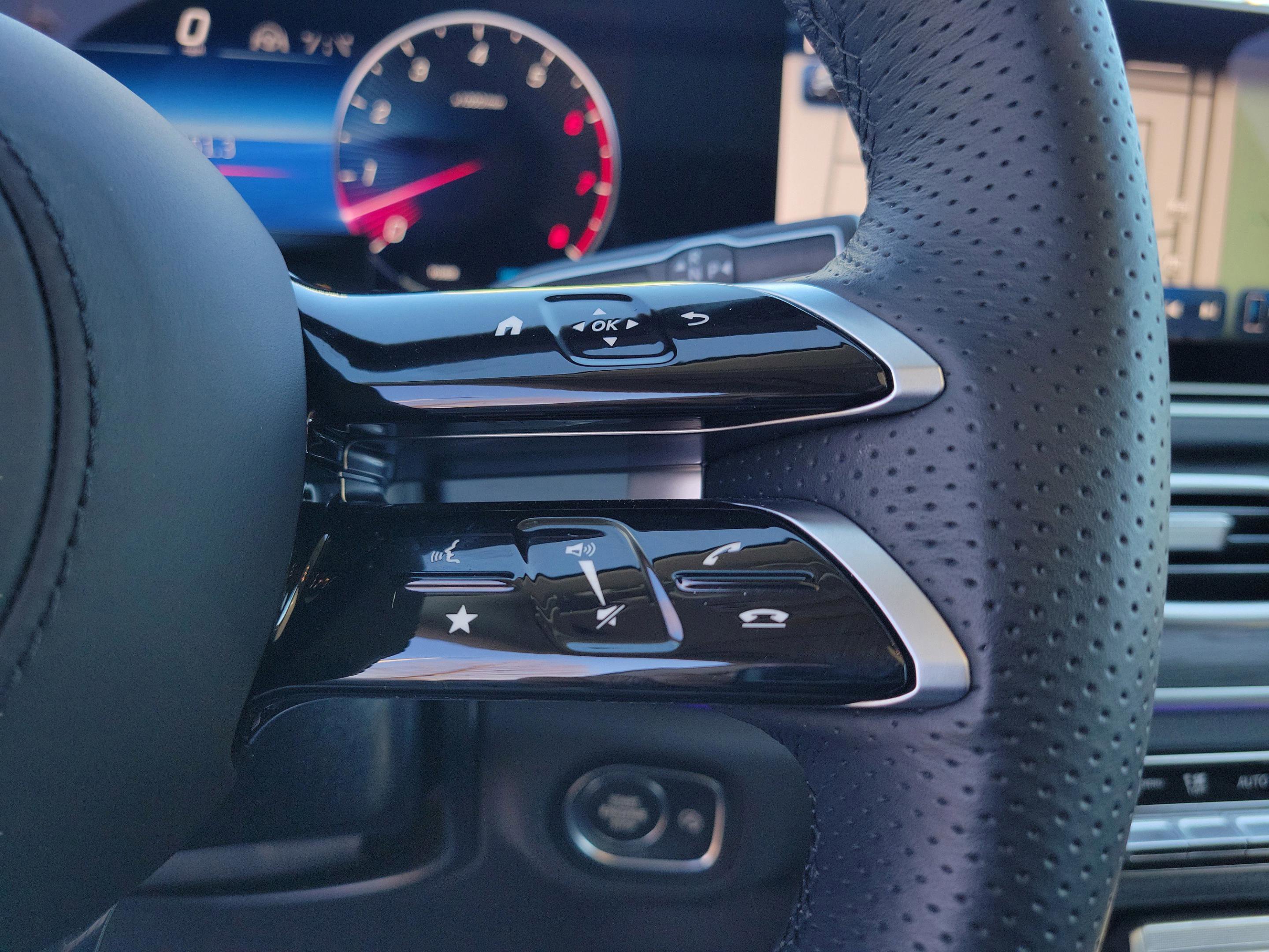 Certified 2026 Mercedes-Benz GLS 450 4MATIC image 23