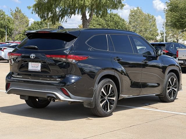 Used 2022 Toyota Highlander XSE FWD image 4