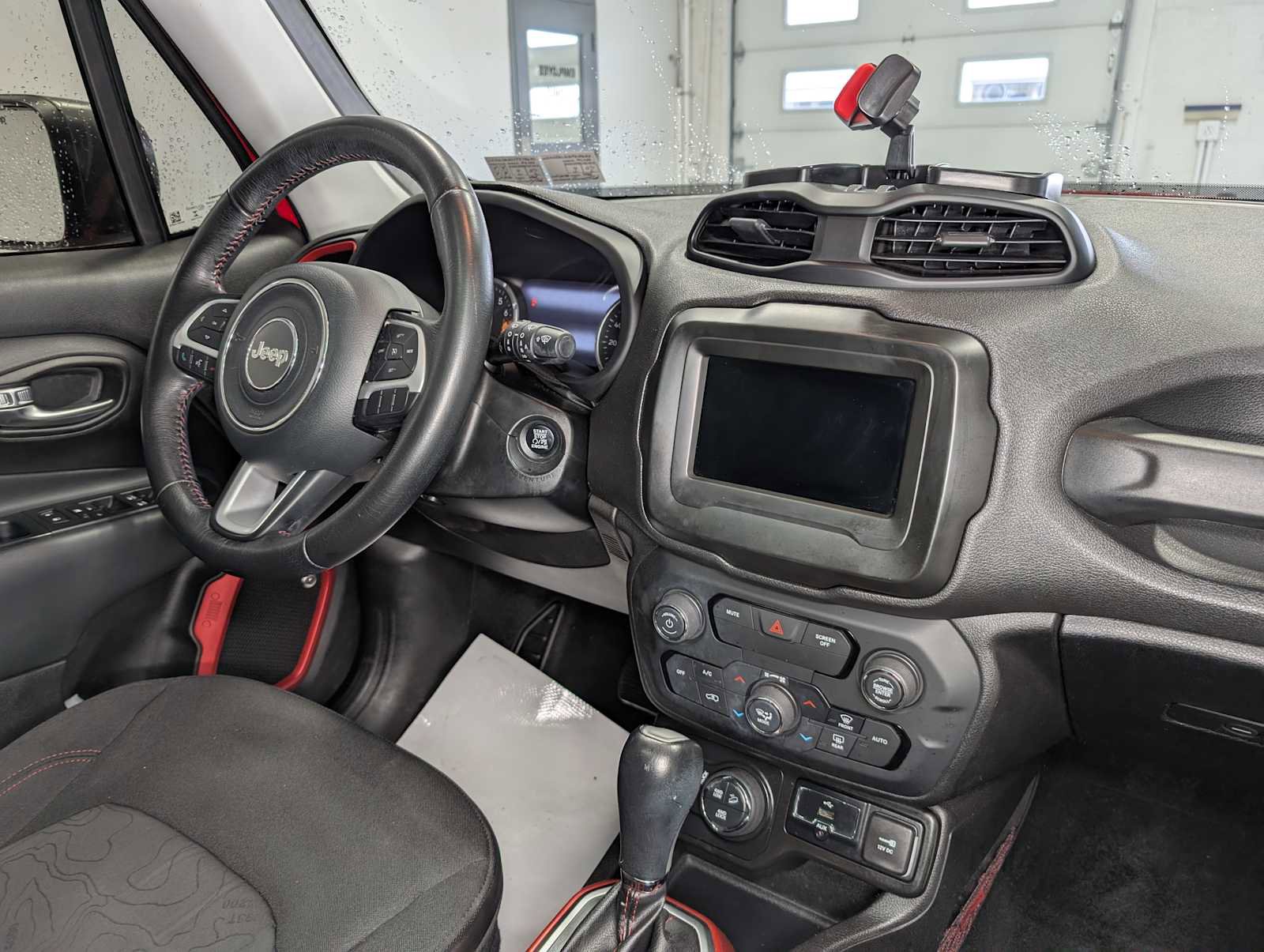 Used 2018 Jeep Renegade Trailhawk AWD/4WD image 41