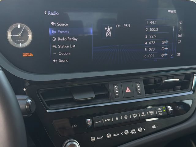 Used 2022 Lexus ES 300h Ultra Luxury w/ Accessory Package 2 FWD image 22