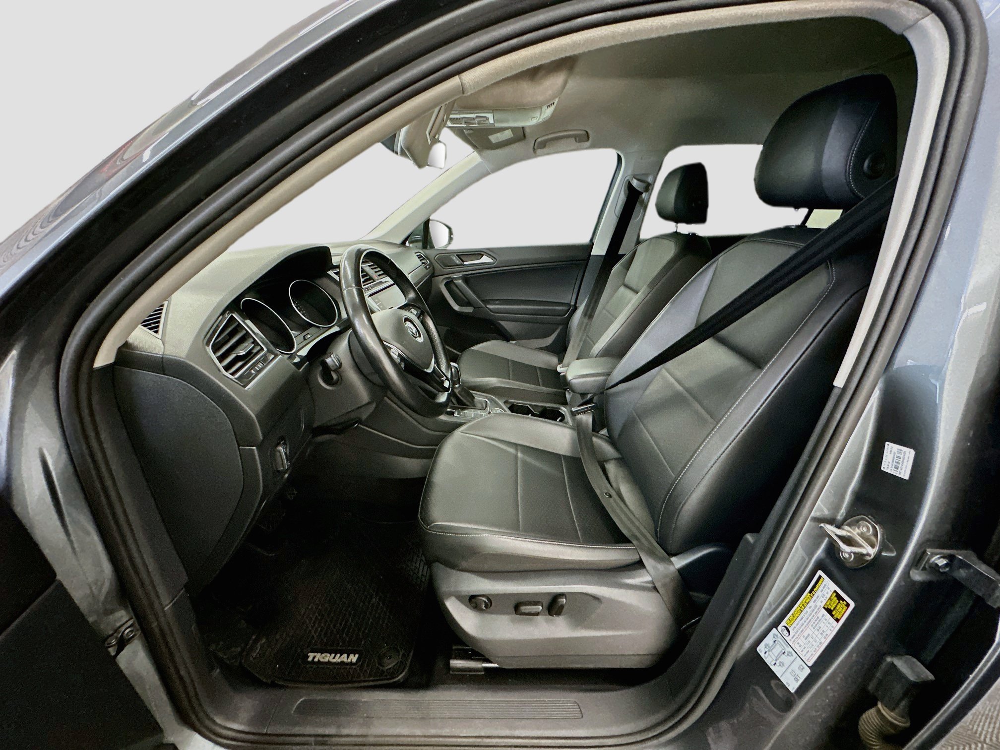 Used 2019 Volkswagen Tiguan SE AWD/4WD image 13