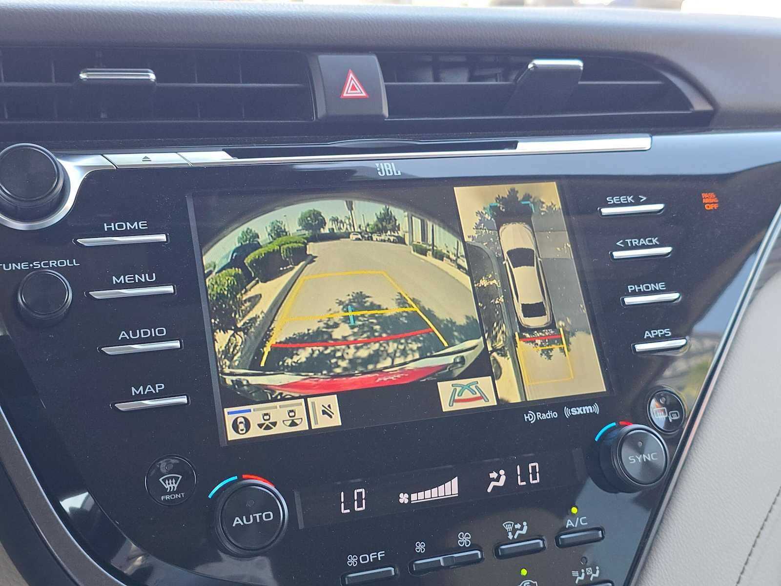 Used 2020 Toyota Camry XLE w/ Driver Assist Package FWD image 28