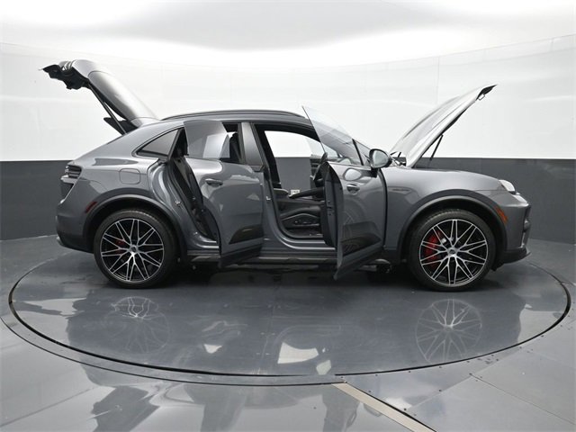 New 2025 Porsche Macan Turbo Electric image 38