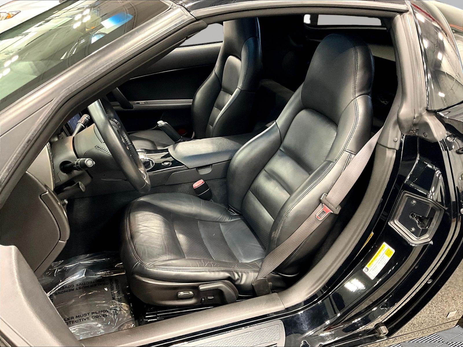 Used 2007 Chevrolet Corvette Coupe w/ Performance Package RWD image 16